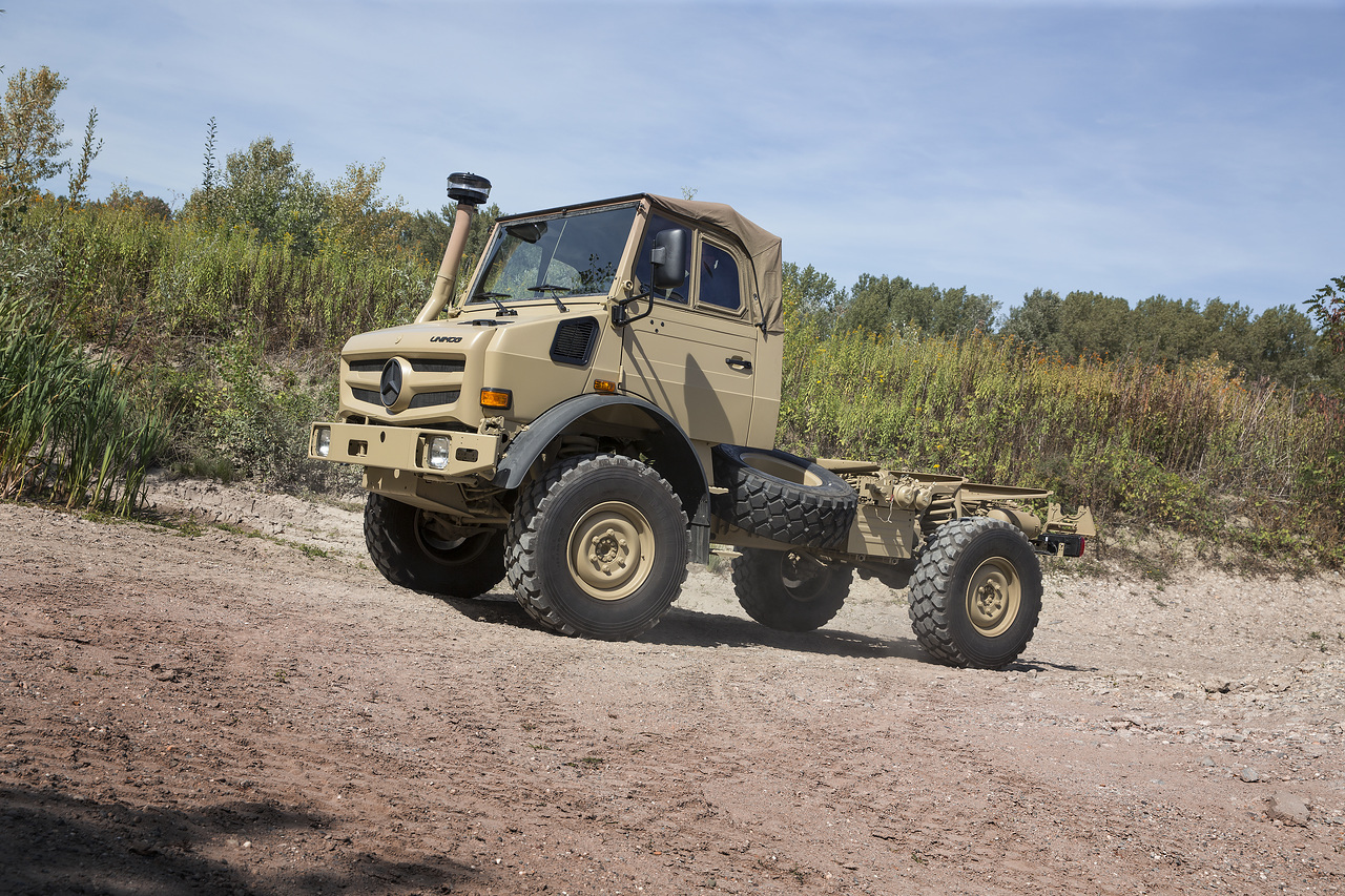 Gebaut für logistische und taktische Herausforderungen: Mercedes-Benz Special Trucks zeigt auf der IDEX 2023 in Abu Dhabi maßgeschneiderte Nutzfahrzeuge für anspruchsvolle Einsätze auch unter extremen Bedingungen