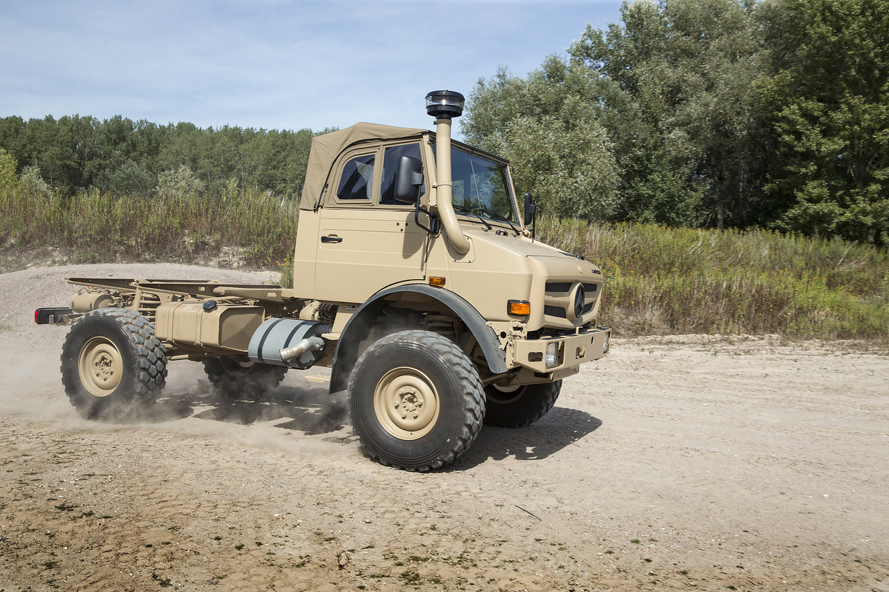 Built for logistical and tactical challenges: Mercedes-Benz Special Trucks will be showcasing tailor-made military trucks for demanding operations even under extreme conditions at IDEX 2023 in Abu Dhabi Built for logistical and tactical challenges: Mercedes-Benz Special Trucks will be showcasing tailor-made military trucks for demanding operations even under extreme conditions at IDEX 2023 in Abu Dhabi