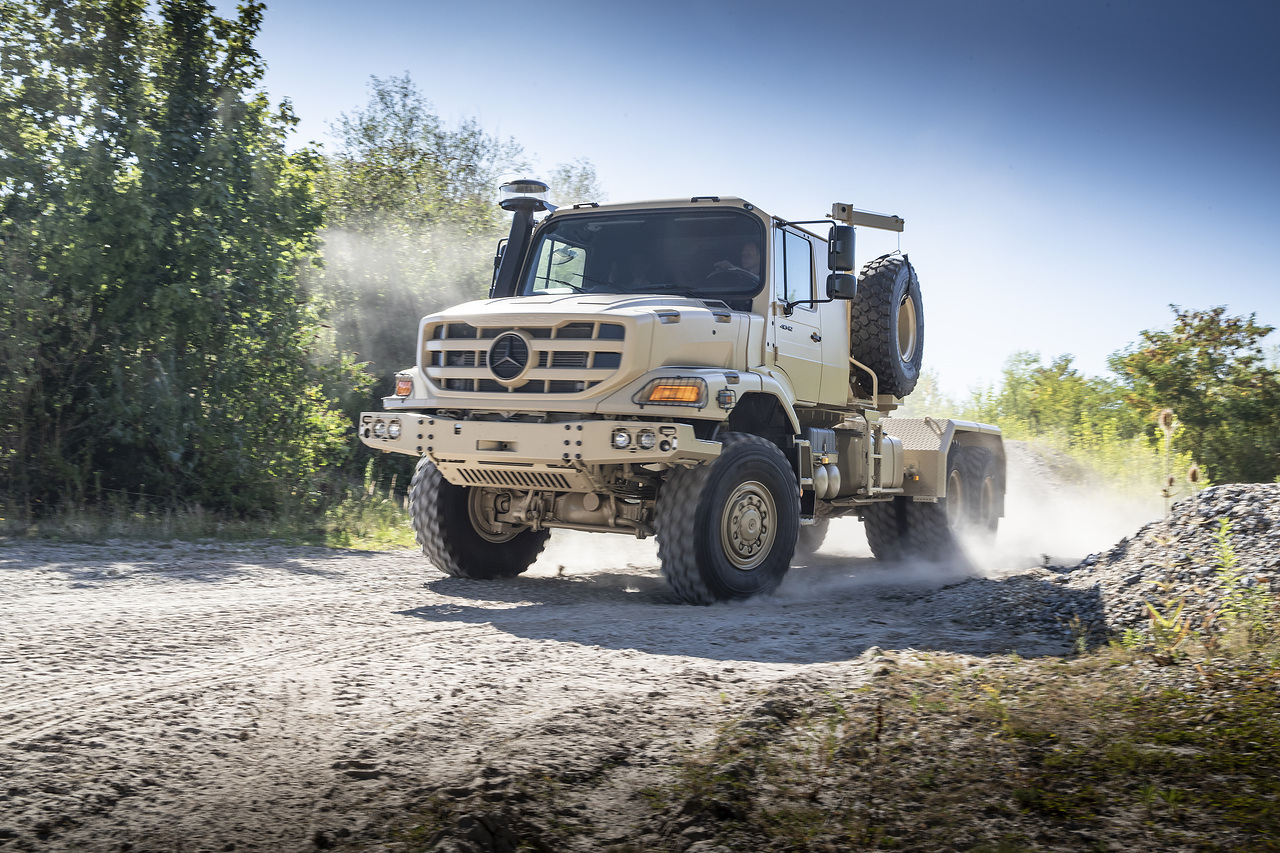 Built for logistical and tactical challenges: Mercedes-Benz Special Trucks will be showcasing tailor-made military trucks for demanding operations even under extreme conditions at IDEX 2023 in Abu Dhabi Built for logistical and tactical challenges: Mercedes-Benz Special Trucks will be showcasing tailor-made military trucks for demanding operations even under extreme conditions at IDEX 2023 in Abu Dhabi