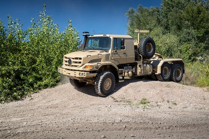 Gebaut für logistische und taktische Herausforderungen: Mercedes-Benz Special Trucks zeigt auf der IDEX 2023 in Abu Dhabi maßgeschneiderte Nutzfahrzeuge für anspruchsvolle Einsätze auch unter extremen Bedingungen