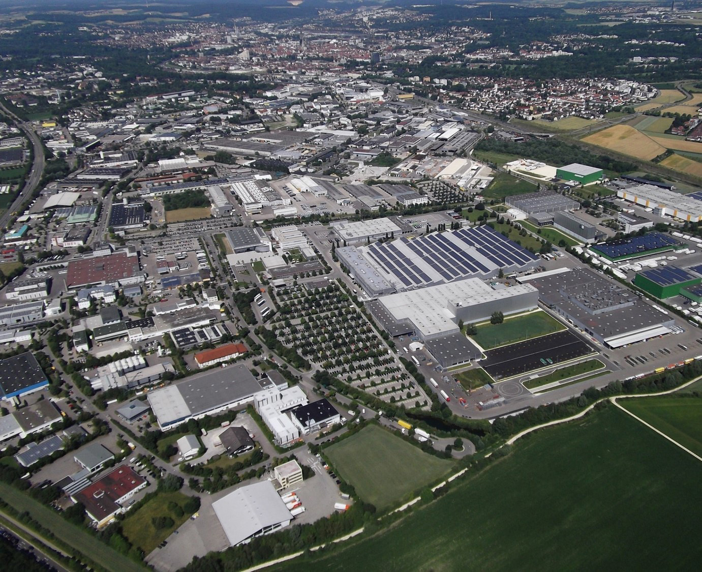 Geschäftsführung von Daimler Buses und Gesamtbetriebsrat vereinbaren Zukunftsbild zur Sicherung der Wettbewerbsfähigkeit und der deutschen Standorte