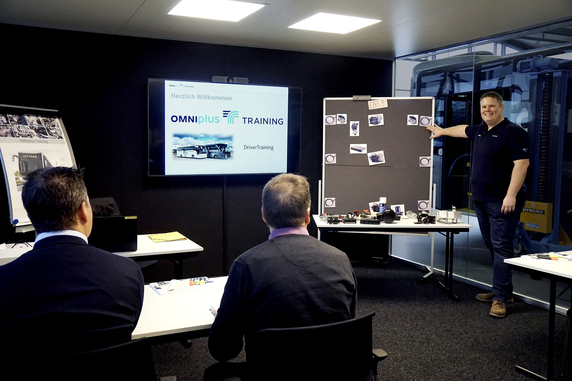 Daimler Buses Customer Campus in Mannheim; Seminar-Raum 2 Customer Campus Mannheim: Alle Omnibus-Profi-Trainings erstmals unter einem Dach