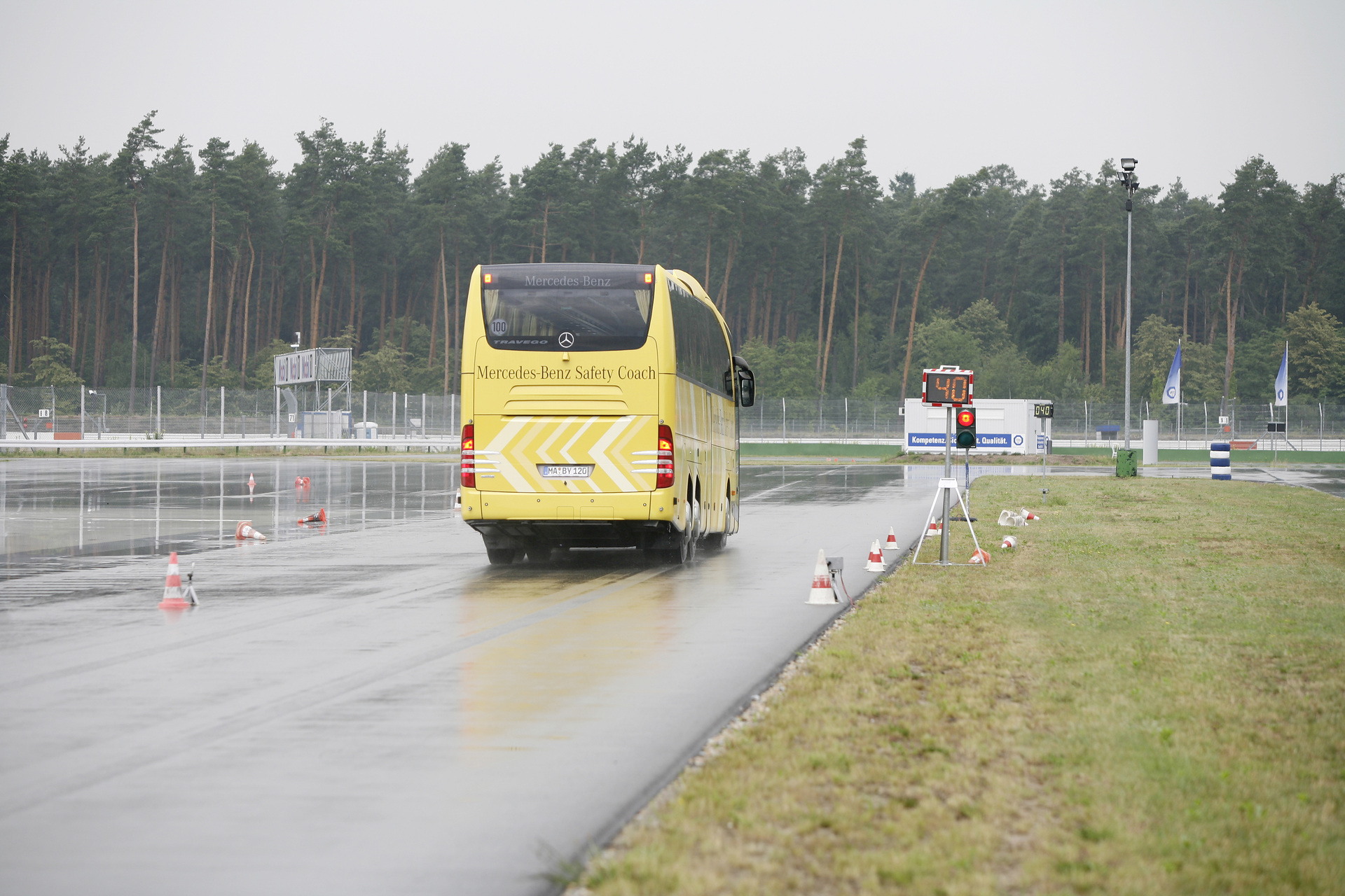 30 years, 20,000 trained drivers, one objective: Preventing accidents with targeted bus/touring coach driver safety training 30 years, 20,000 trained drivers, one objective: Preventing accidents with targeted bus/touring coach driver safety training