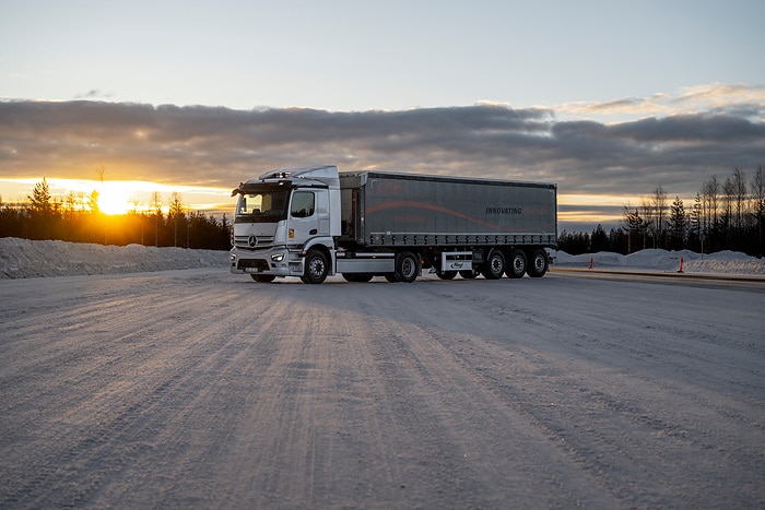 Kälte, Eis und Schnee erfolgreich getrotzt: Mercedes-Benz Trucks testet in Finnland Elektro-Lkw