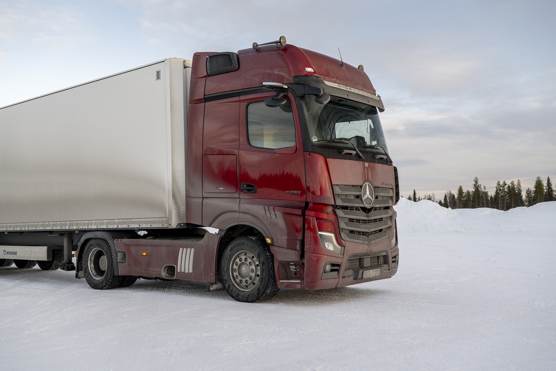 Mercedes-Benz Lkw im Wintertest in Rovaniemi Kälte, Eis und Schnee erfolgreich getrotzt: Mercedes-Benz Trucks testet in Finnland Elektro-Lkw