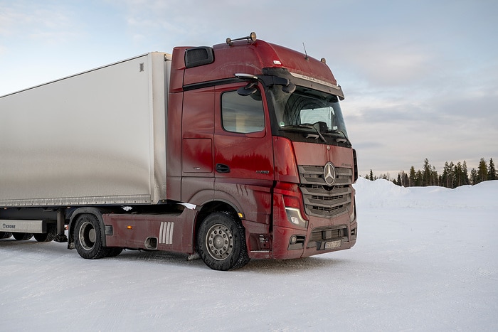 Kälte, Eis und Schnee erfolgreich getrotzt: Mercedes-Benz Trucks testet in Finnland Elektro-Lkw