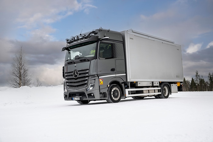 Kälte, Eis und Schnee erfolgreich getrotzt: Mercedes-Benz Trucks testet in Finnland Elektro-Lkw