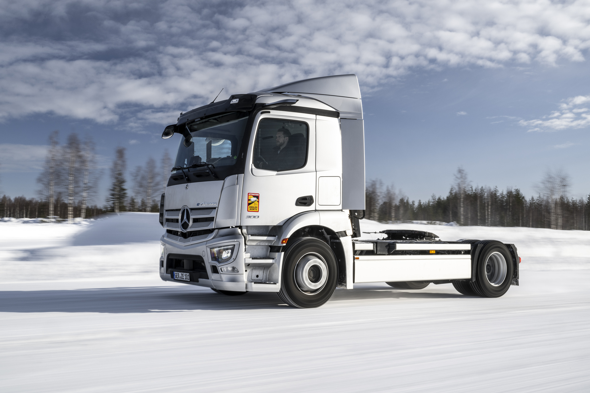 Mercedes-Benz Lkw im Wintertest in Rovaniemi Kälte, Eis und Schnee erfolgreich getrotzt: Mercedes-Benz Trucks testet in Finnland Elektro-Lkw