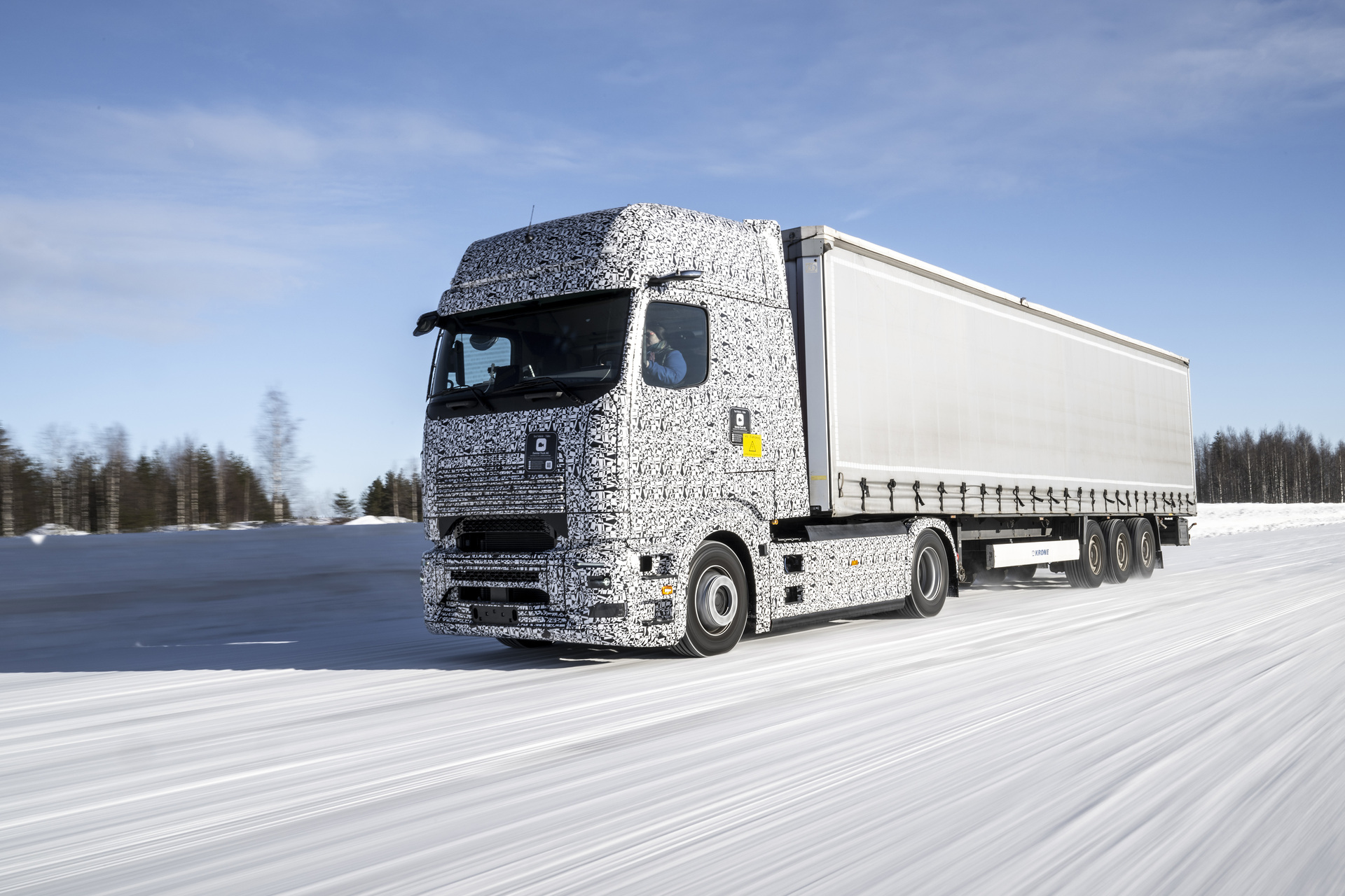 Der Mercedes-Benz eActros LongHaul Kälte, Eis und Schnee erfolgreich getrotzt: Mercedes-Benz Trucks testet in Finnland Elektro-Lkw