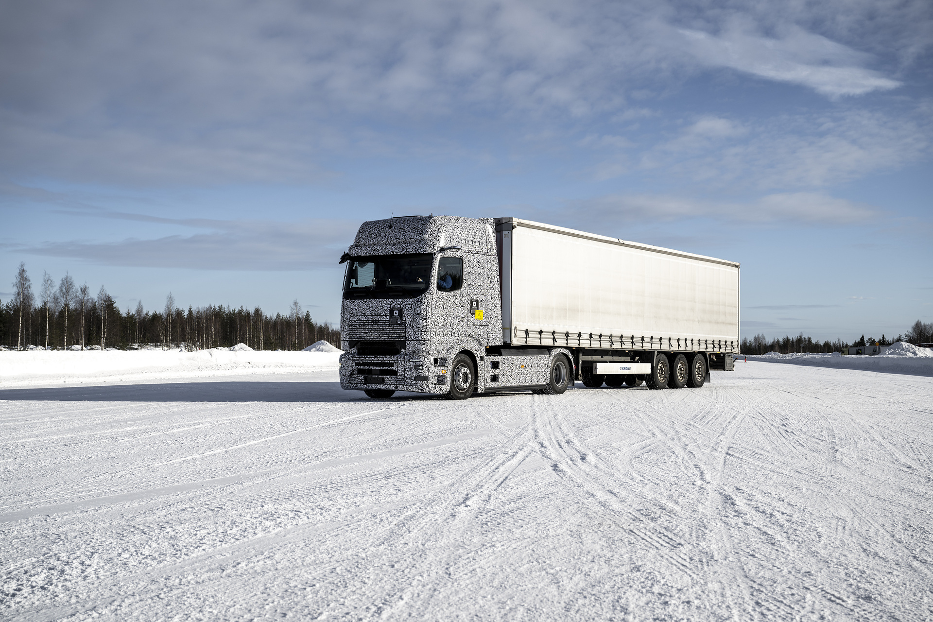 Mercedes-Benz Lkw im Wintertest in Rovaniemi Kälte, Eis und Schnee erfolgreich getrotzt: Mercedes-Benz Trucks testet in Finnland Elektro-Lkw