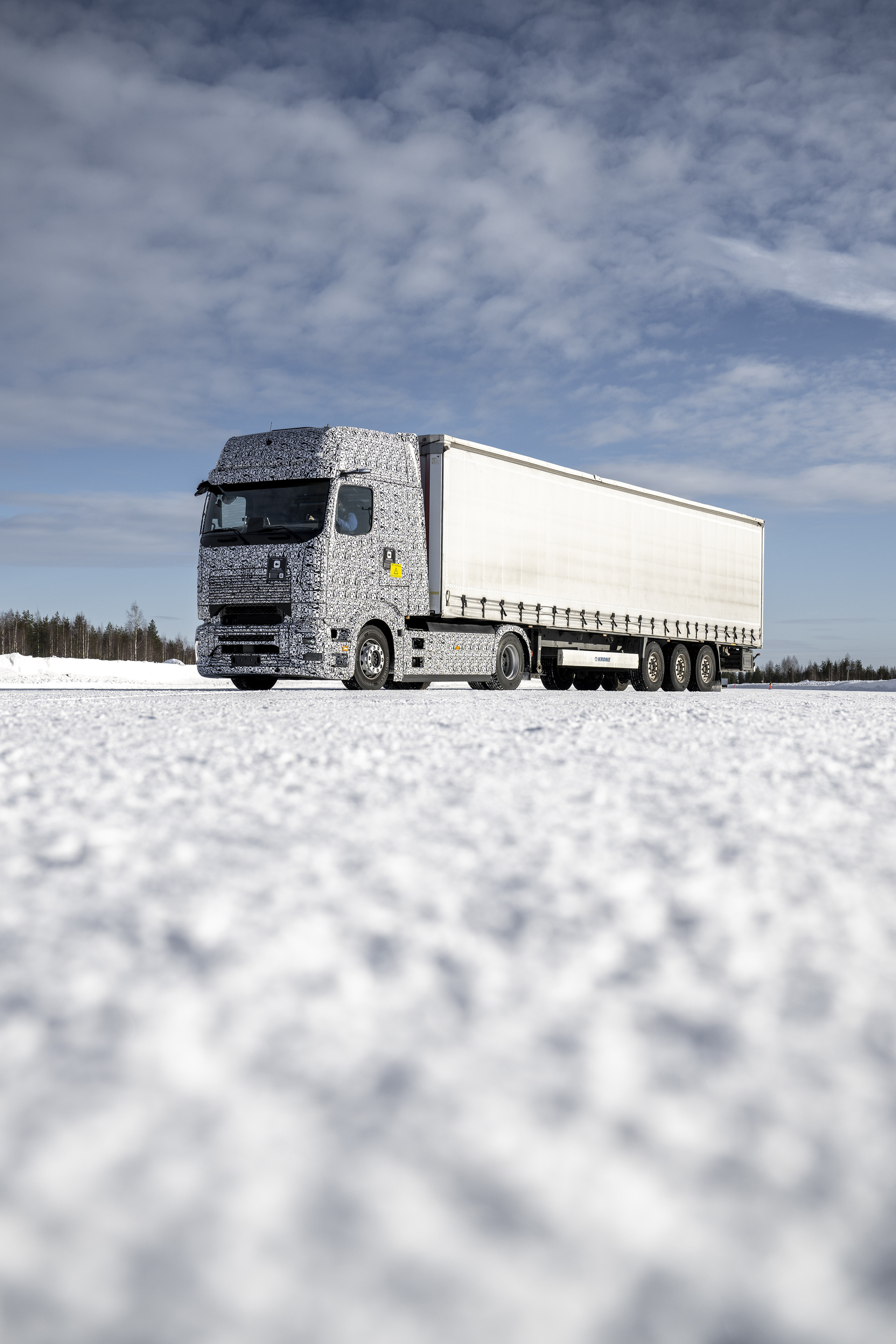 Mercedes-Benz Lkw im Wintertest in Rovaniemi Kälte, Eis und Schnee erfolgreich getrotzt: Mercedes-Benz Trucks testet in Finnland Elektro-Lkw