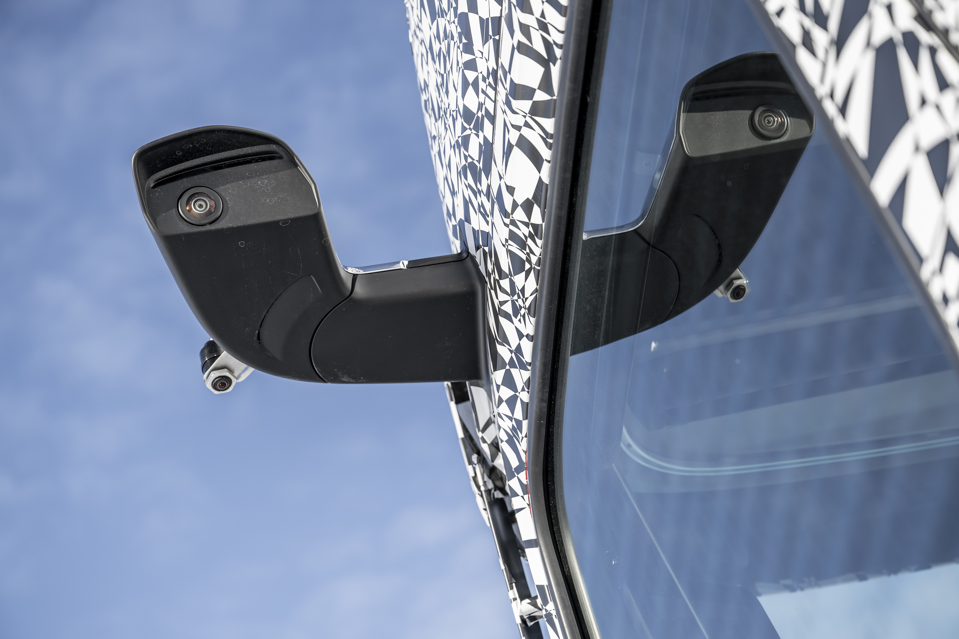 Mercedes-Benz Lkw im Wintertest in Rovaniemi Kälte, Eis und Schnee erfolgreich getrotzt: Mercedes-Benz Trucks testet in Finnland Elektro-Lkw