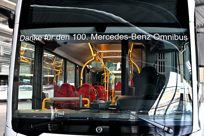 Jubeltage im Fuhrpark der Regionalbus Leipzig GmbH: 100. Mercedes-Benz Omnibus übergeben