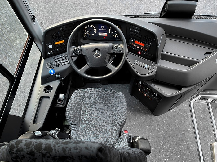 Begonia Reizen setzt erstmals Mercedes-Benz Intouro M mit Stehplätzen ein