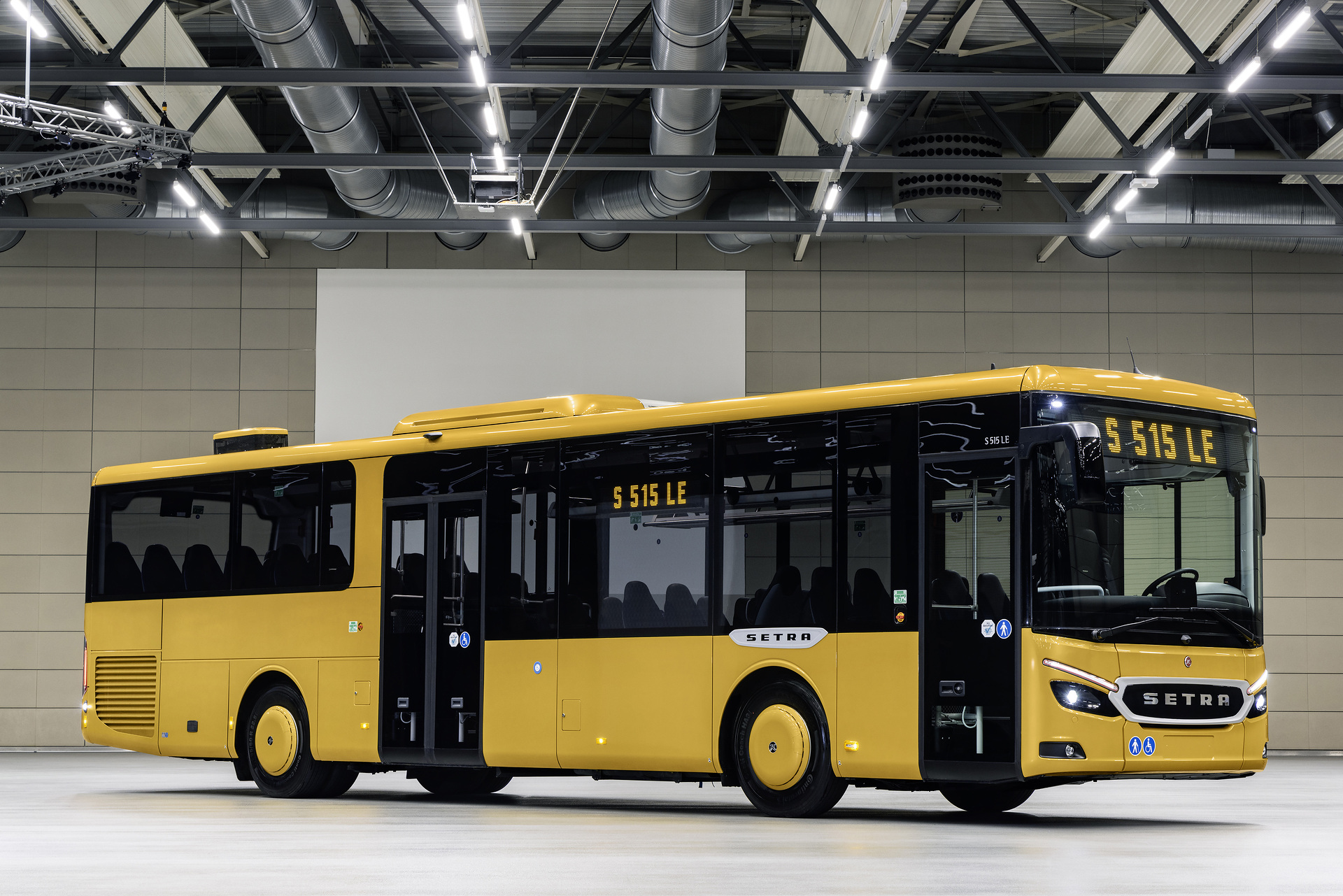Setra MultiClass 500 LE, S 515 LE, Honiggelb metallic Die neu entwickelten Überlandbusse Setra MultiClass 500 LE