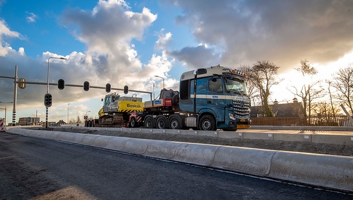 Leistungsstarker Neuzugang im Fuhrpark: Mercedes-Benz Actros SLT bei Luijendijk & van der Wal