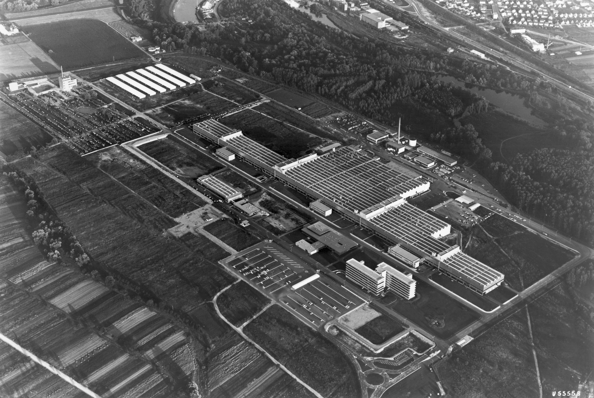 60 Years Woerth 60 years of Mercedes-Benz Trucks in Wörth: Truck plant starts its anniversary year