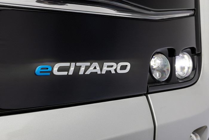 Der vollelektrisch angetriebene Stadtbus Mercedes-Benz eCitaro mit Batterien der neuesten Generation