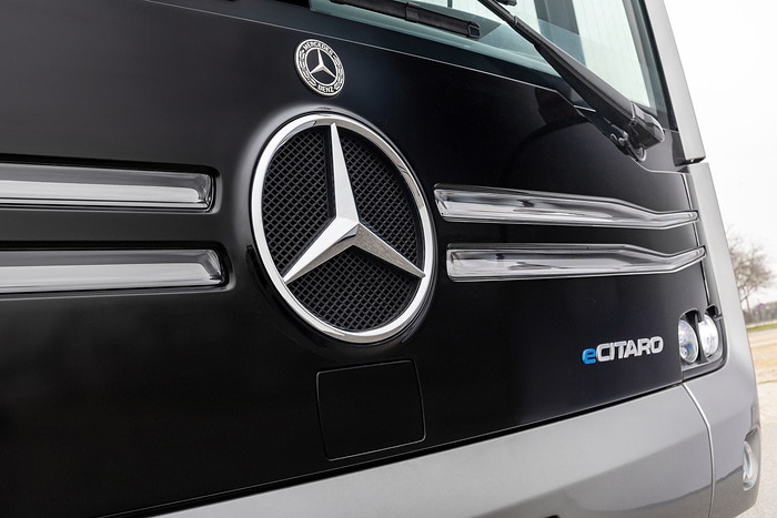 Der vollelektrisch angetriebene Stadtbus Mercedes-Benz eCitaro mit Batterien der neuesten Generation