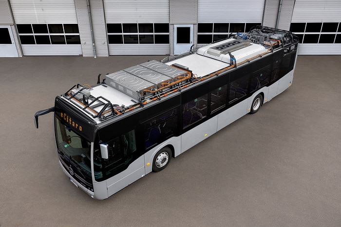 Der vollelektrisch angetriebene Stadtbus Mercedes-Benz eCitaro mit Batterien der neuesten Generation
