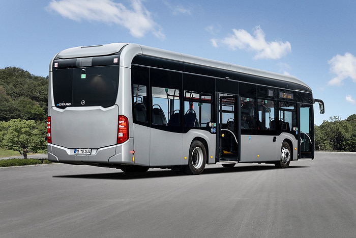 Der vollelektrisch angetriebene Stadtbus Mercedes-Benz eCitaro mit Batterien der neuesten Generation