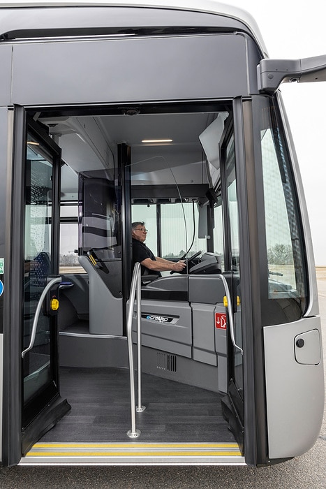 Der vollelektrisch angetriebene Stadtbus Mercedes-Benz eCitaro mit Batterien der neuesten Generation