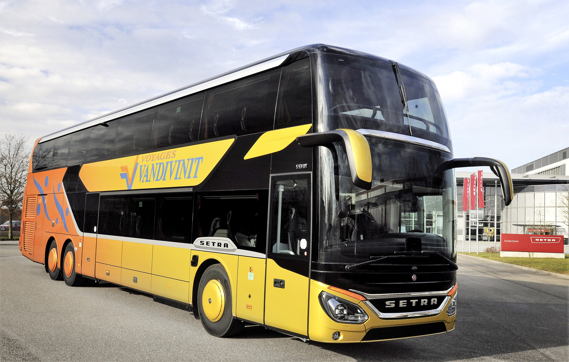 Fünf Setra Reisebusse für „Voyages Vandivinit“, Luxemburg