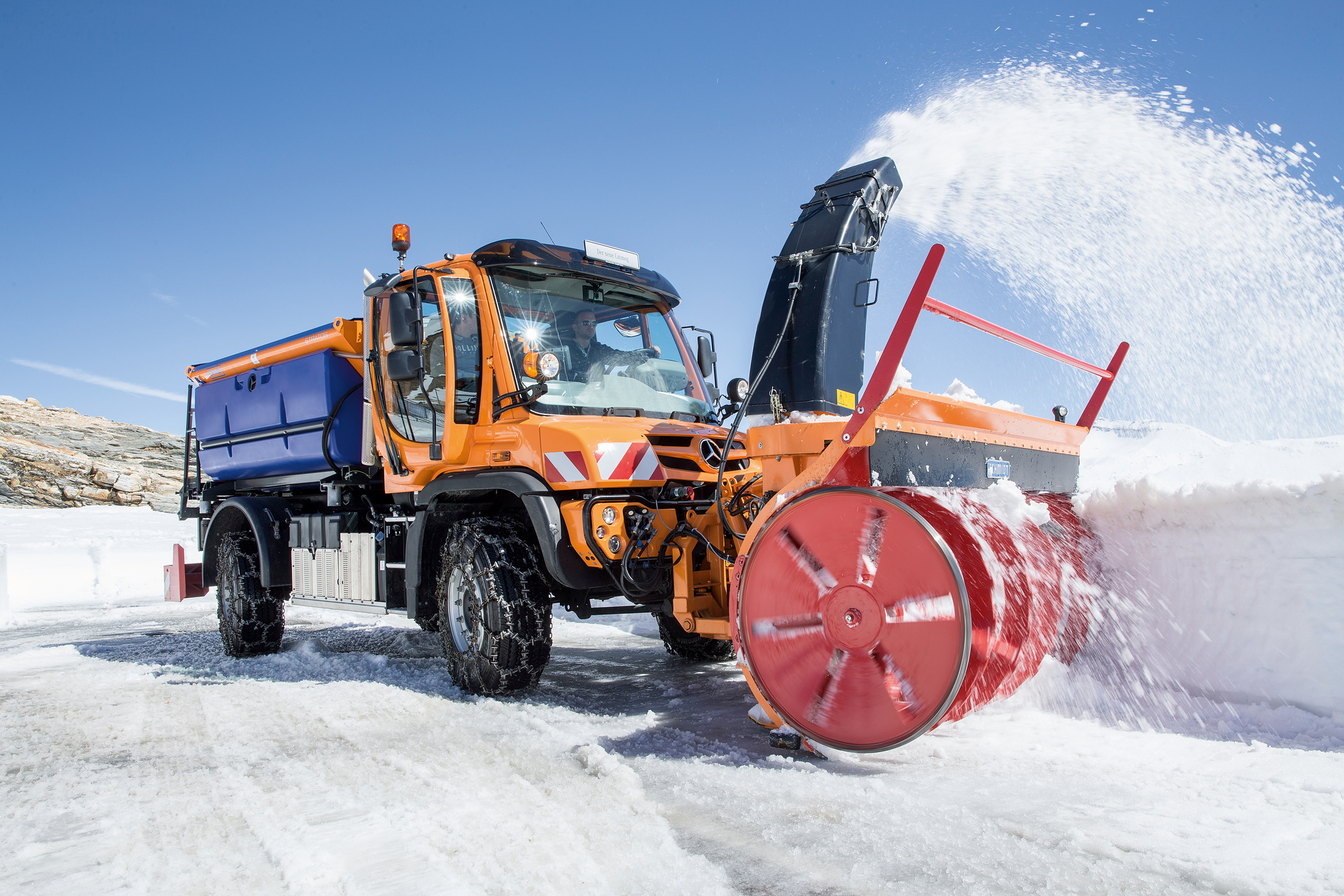 Zuverlässiges Kraftpaket auch fürs Grüne: Mercedes-Benz Special Trucks präsentiert auf der Freilandmesse Demopark die große Vielfalt des Unimog