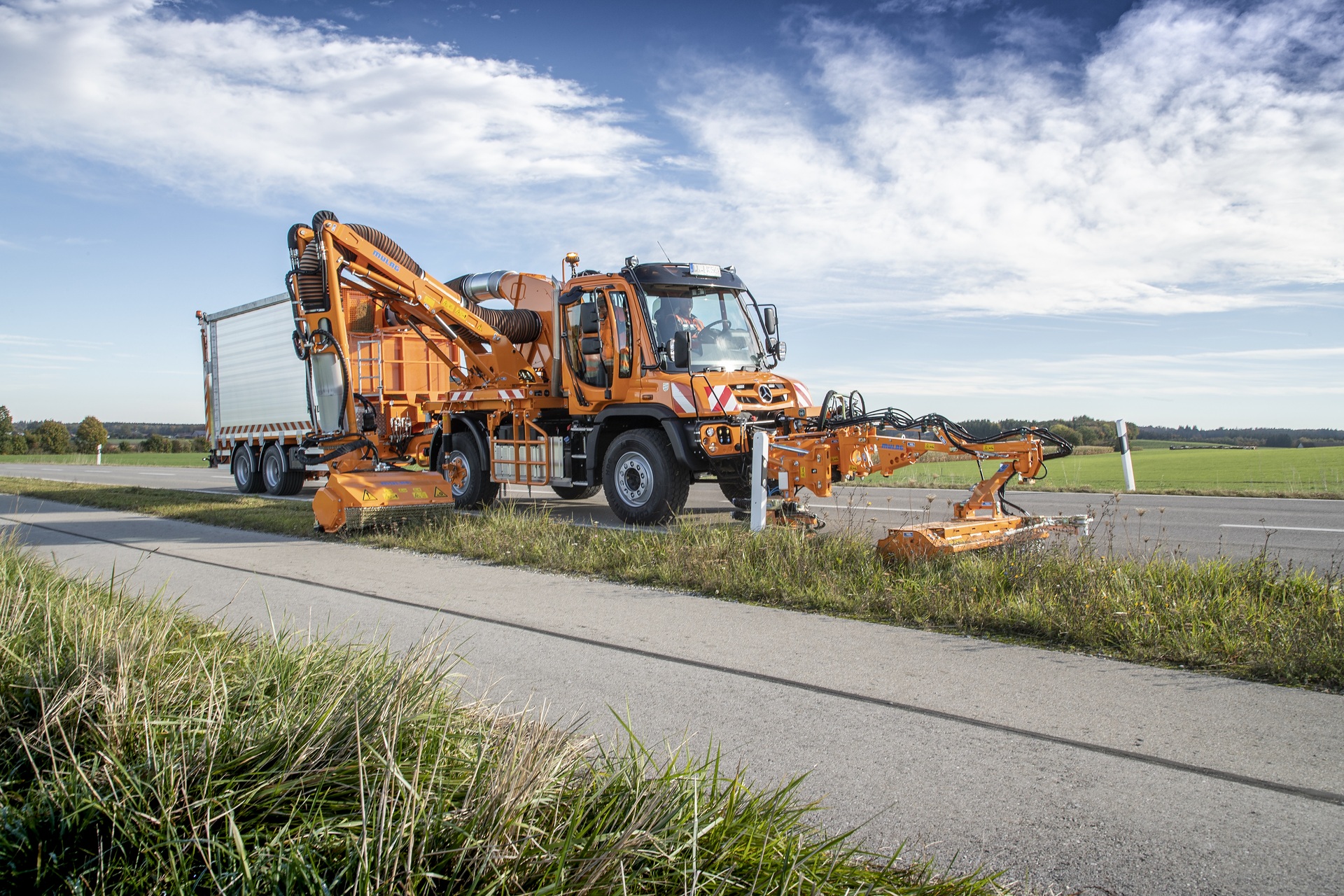 Unimog U 530 Zuverlässiges Kraftpaket auch fürs Grüne: Mercedes-Benz Special Trucks präsentiert auf der Freilandmesse Demopark die große Vielfalt des Unimog