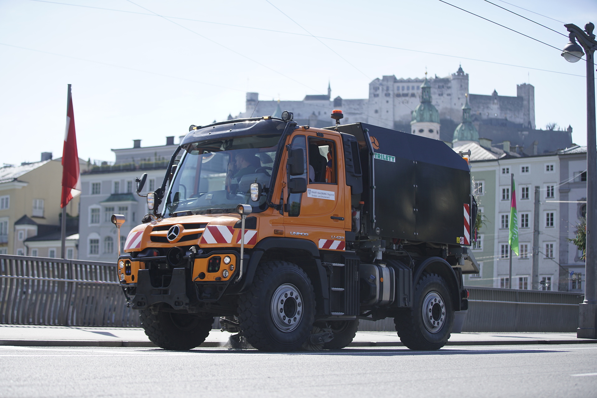 Reliable powerhouse even for the green sector: Mercedes-Benz Special Trucks presents the great diversity of the Unimog at the Demopark open-air exhibition