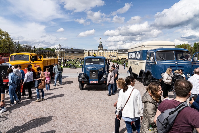 Fest für Classic-Fans in Karlsruhe: Mercedes-Benz Trucks mit Oldtimer-Highlights beim „Tribut an Carl Benz“