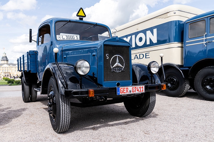 Fest für Classic-Fans in Karlsruhe: Mercedes-Benz Trucks mit Oldtimer-Highlights beim „Tribut an Carl Benz“