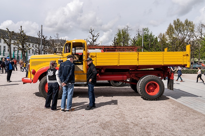 Fest für Classic-Fans in Karlsruhe: Mercedes-Benz Trucks mit Oldtimer-Highlights beim „Tribut an Carl Benz“