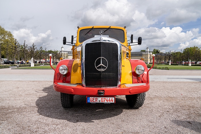 Fest für Classic-Fans in Karlsruhe: Mercedes-Benz Trucks mit Oldtimer-Highlights beim „Tribut an Carl Benz“