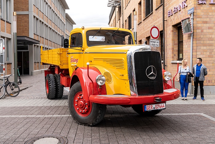 Fest für Classic-Fans in Karlsruhe: Mercedes-Benz Trucks mit Oldtimer-Highlights beim „Tribut an Carl Benz“