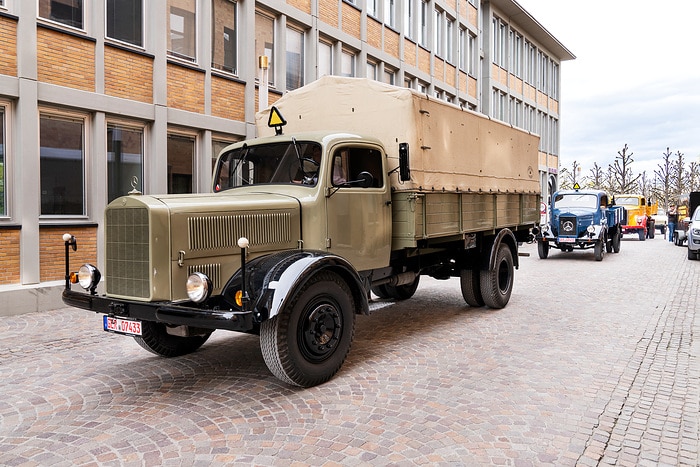 Fest für Classic-Fans in Karlsruhe: Mercedes-Benz Trucks mit Oldtimer-Highlights beim „Tribut an Carl Benz“