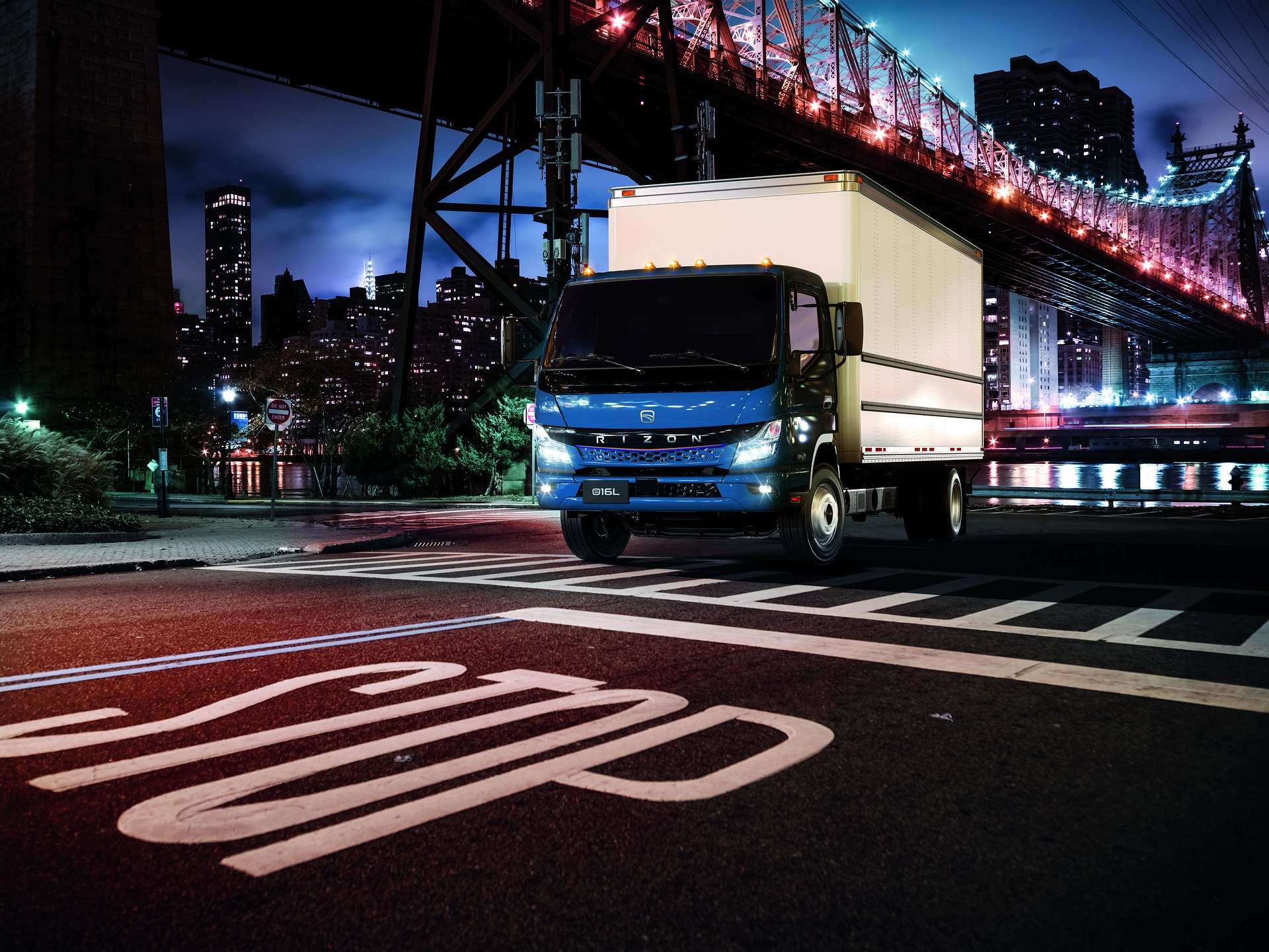 Daimler Truck launches RIZON medium-duty electric trucks in the United States