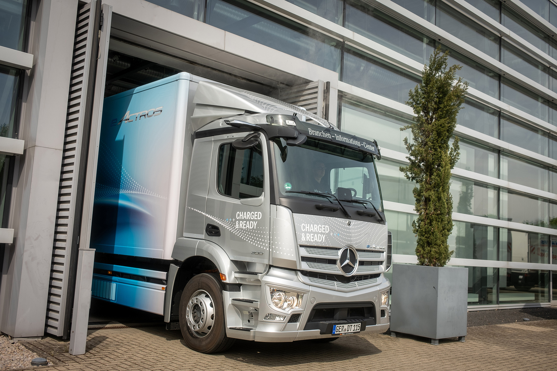 Kickoff for the eActros Roadshow: Across Europe with All-electric Trucks Kickoff for the eActros Roadshow: Across Europe with All-electric Trucks