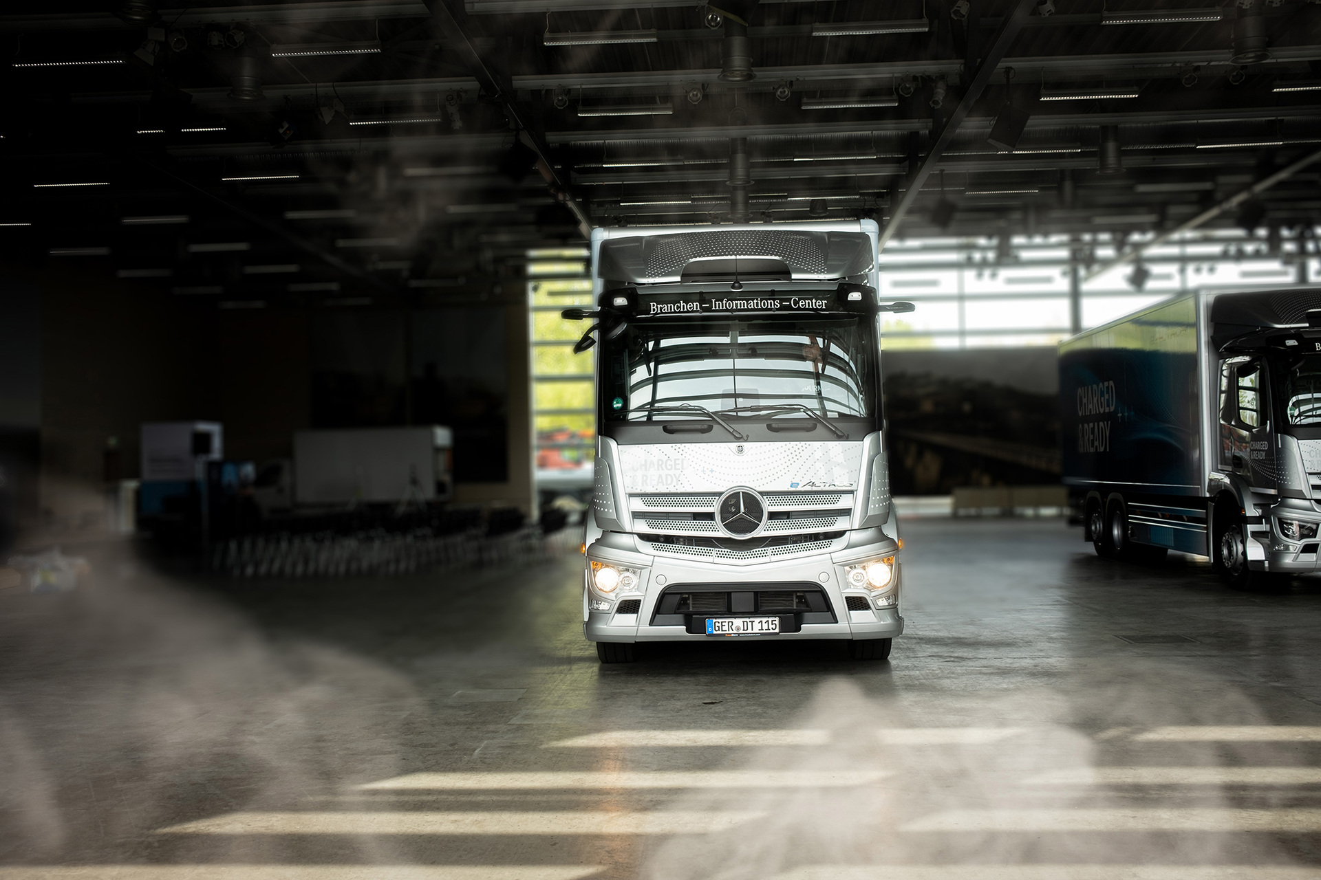 Startschuss für die eActros-Roadshow: quer durch Europa mit vollelektrischen Lkw