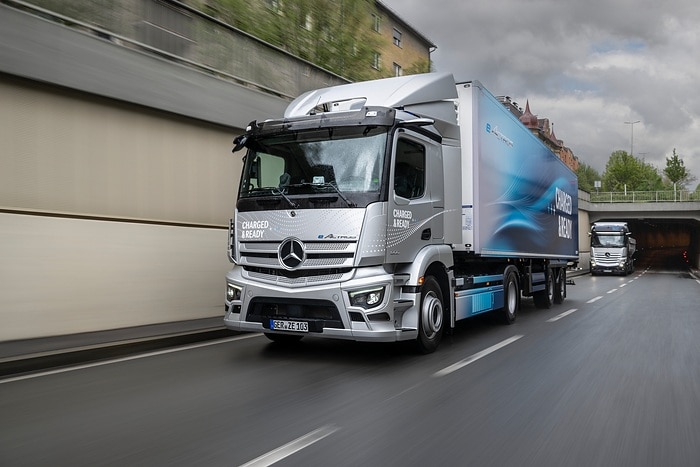 Touring the Alps with battery and hydrogen – CO2-neutral trucks from Daimler Truck demonstrate their capabilities