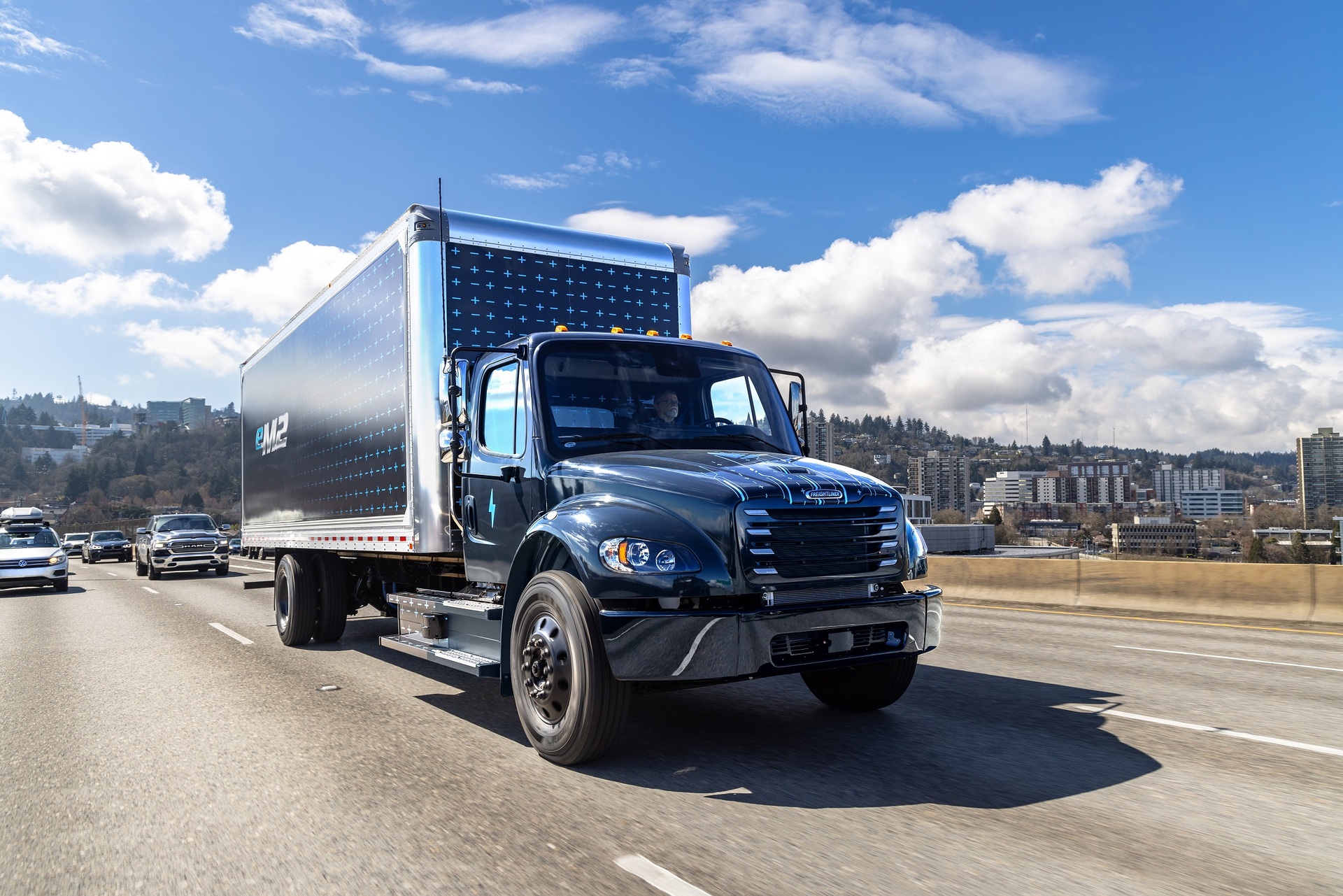 Daimler Truck unveils Freightliner eM2, extending portfolio of electric vehicles for the North American market