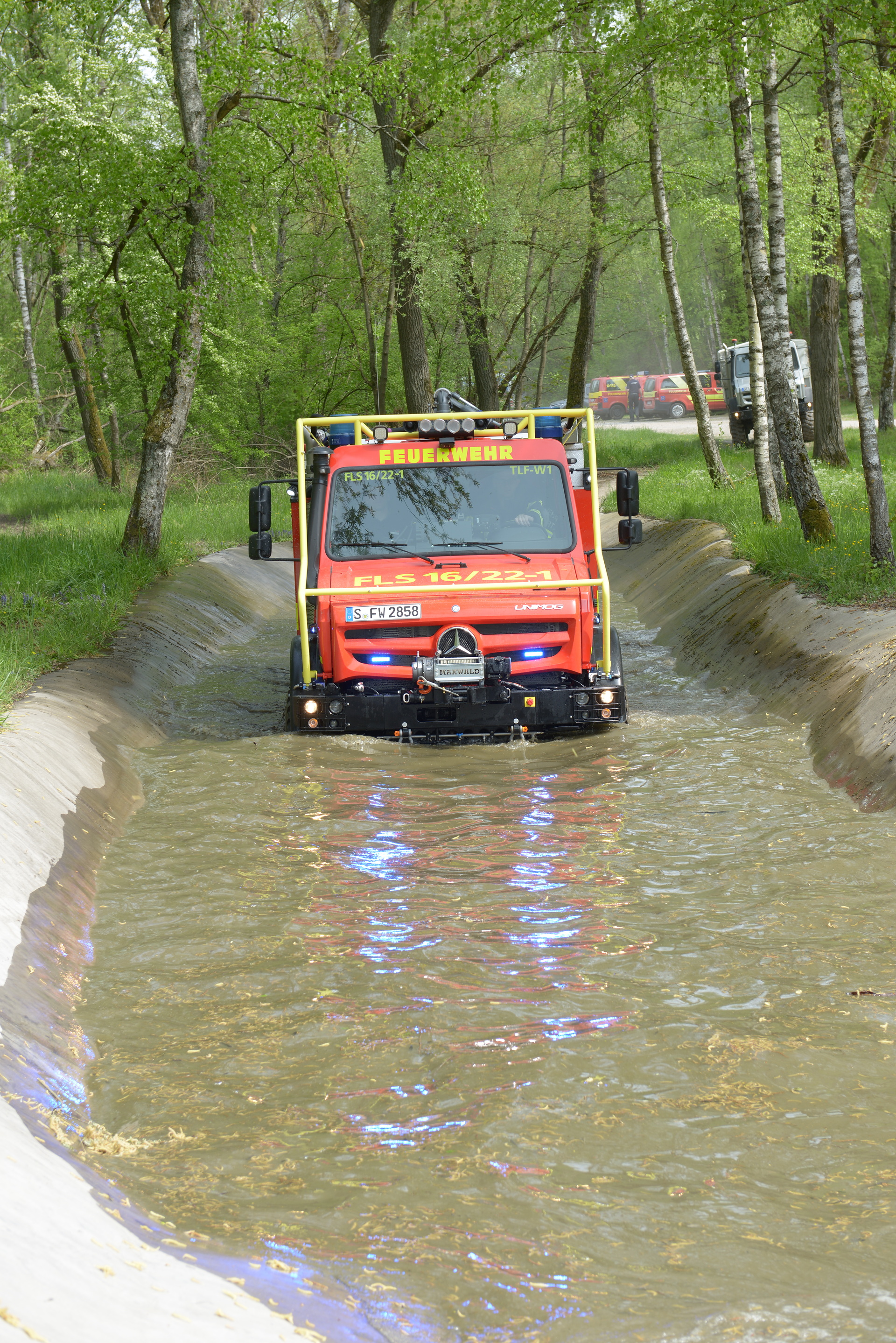 Unimog U 5023 auf der RETTmobil 2023: Mercedes-Benz Special Trucks präsentiert innovatives Tanklöschfahrzeug für Waldbrandbekämpfung und Katastropheneinsatz