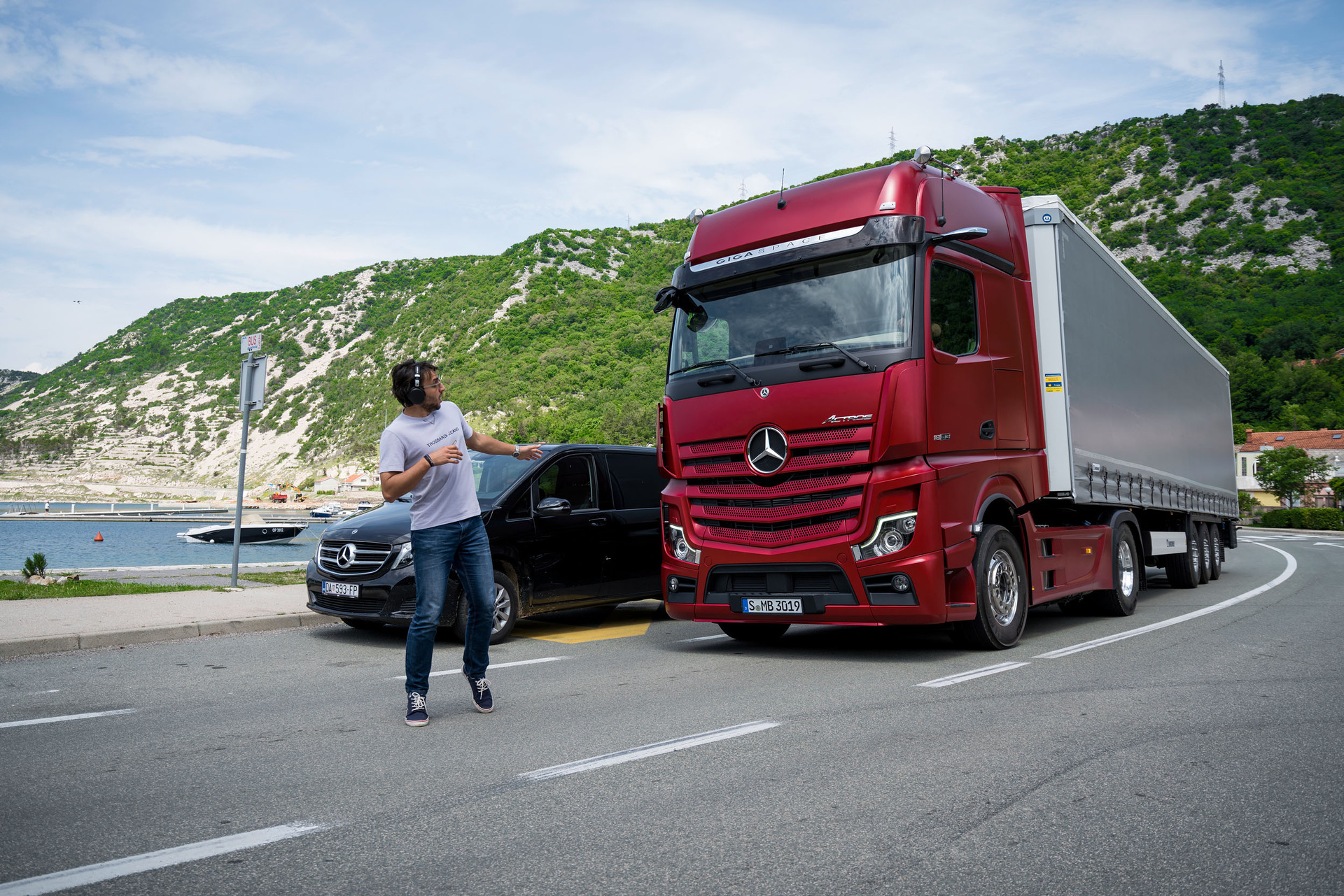 1 Million Active Brake Assist/1 Million Active Brake Assists One million Active Brake Assist emergency braking assistants sold: Daimler Truck celebrates milestone for safety in trucks and buses