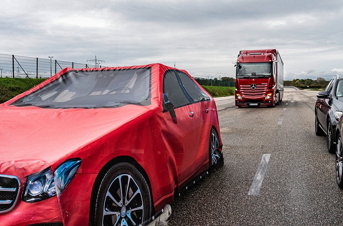 One million Active Brake Assist emergency braking assistants sold: Daimler Truck celebrates milestone for safety in trucks and buses
