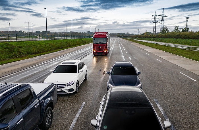 One million Active Brake Assist emergency braking assistants sold: Daimler Truck celebrates milestone for safety in trucks and buses