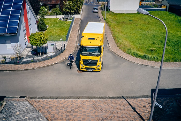 Eine Million verkaufte Active Brake Assist Notbremsassistenten: Daimler Truck feiert Meilenstein für die Sicherheit in Lkw und Bussen