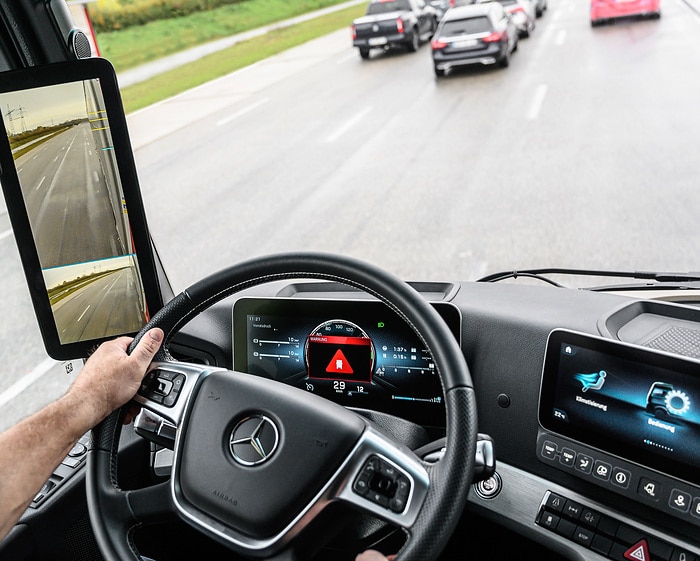 Eine Million verkaufte Active Brake Assist Notbremsassistenten: Daimler Truck feiert Meilenstein für die Sicherheit in Lkw und Bussen