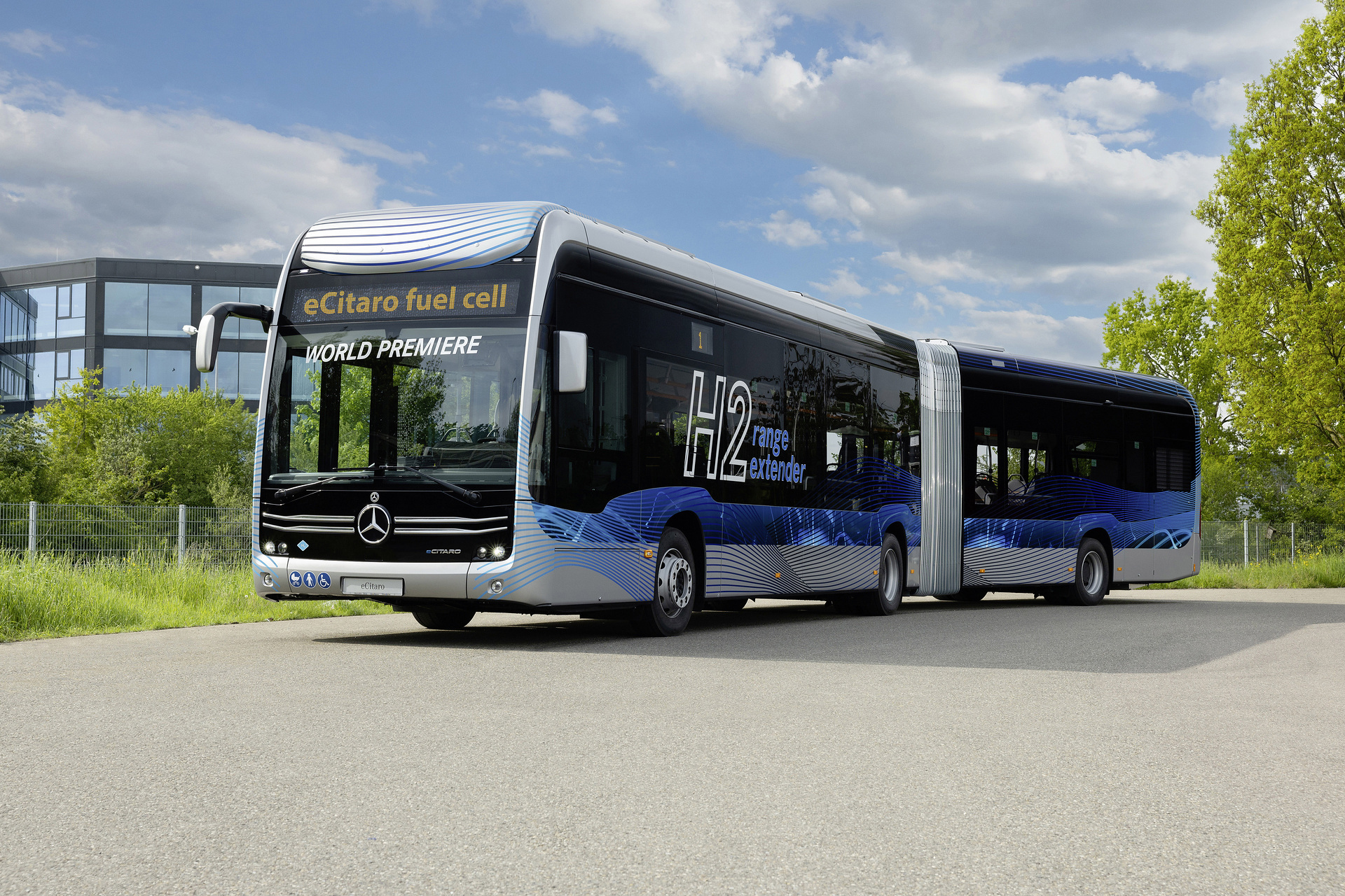 Weltpremiere auf dem Global Public Transport Summit 2023: Mercedes-Benz eCitaro fuel cell – mehr Reichweite dank Brennstoffzelle
