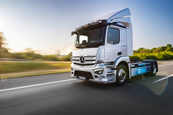 Baldiger Serienstart: eActros 300 Sattelzugmaschine fährt auf eigener E-Achse von der Pfalz bis in die Türkei