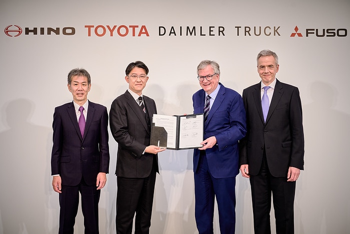 Daimler Truck, Mitsubishi Fuso, Hino und Toyota Motor Corporation unterzeichnen Absichtserklärung zur schnelleren Entwicklung fortschrittlicher Technologien und zur Fusion von Mitsubishi Fuso und Hino Motors